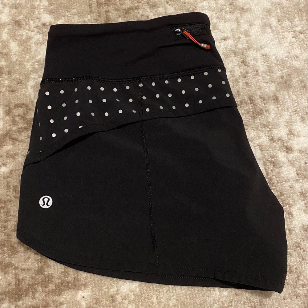 lululemon speed short *reflective dot